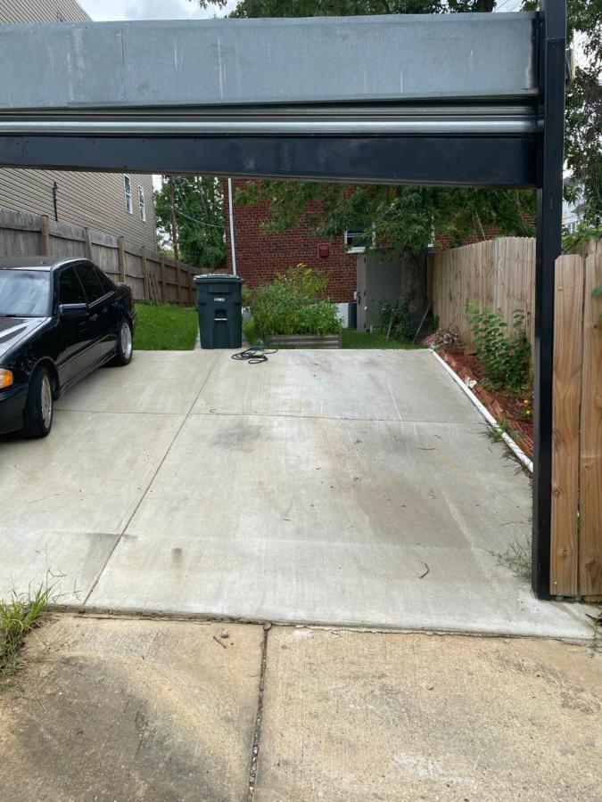 Lejlighed Urban Retreat Basement Only Two Blocks From Metro! Off Street Parking! *